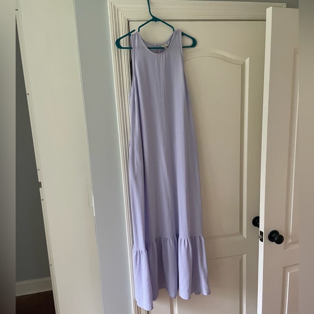 Lavender maxi dress with pockets and an optional tie waist